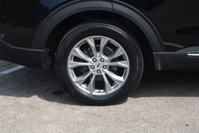 Used 2023 Black Ford XLT image 30