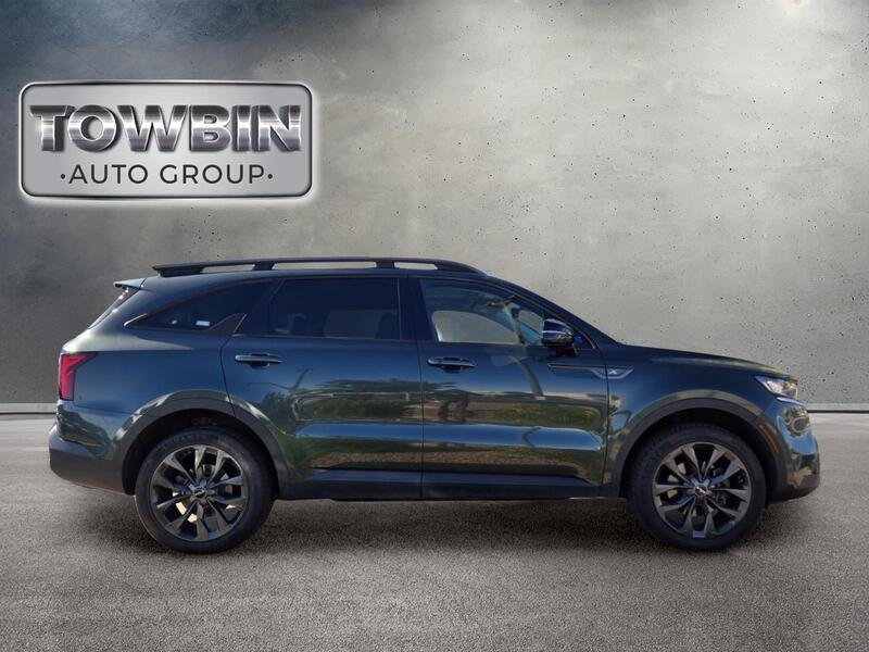Used 2022 Green Kia X-Line EX image 3