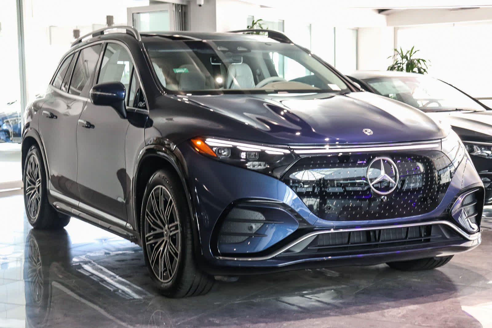 New 2027 Twilight Blue Metallic Mercedes-Benz EQS 400 image 5