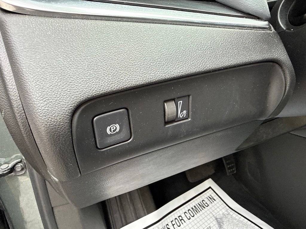 Used 2023 Green Buick Essence image 24