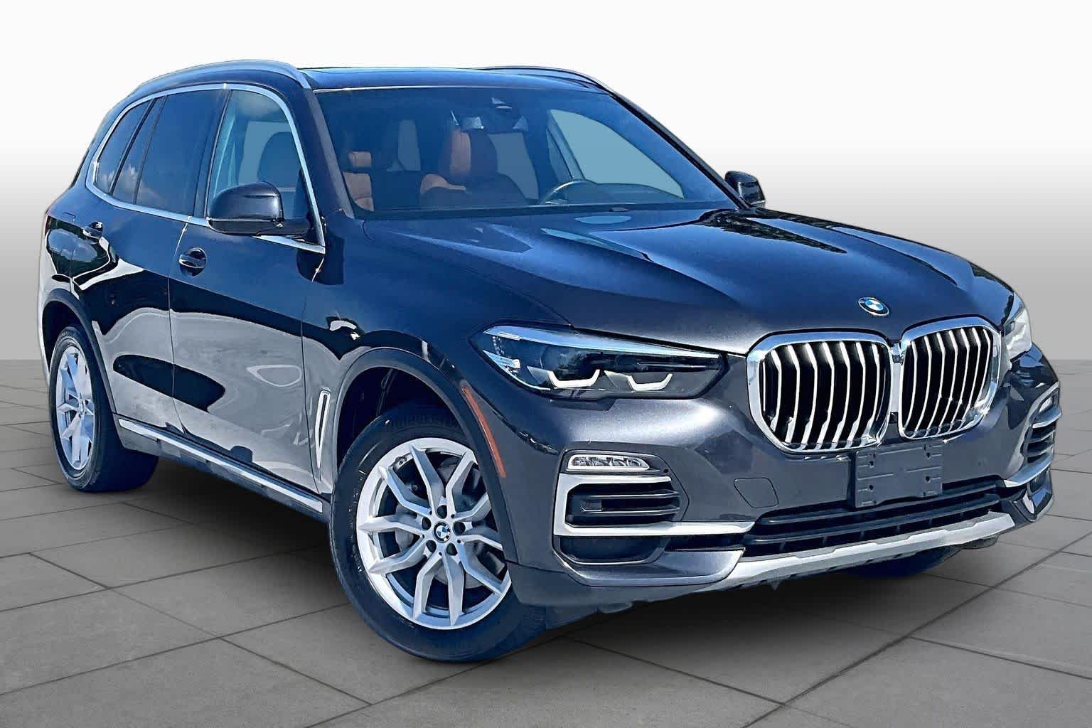 Used 2021 Dark Graphite Metallic BMW xDrive40i image 3