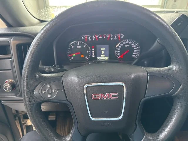 Used 2015 White GMC Base image 15