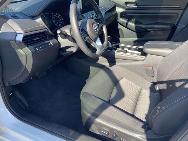 Used 2024 White Nissan 2.5 SV image 10