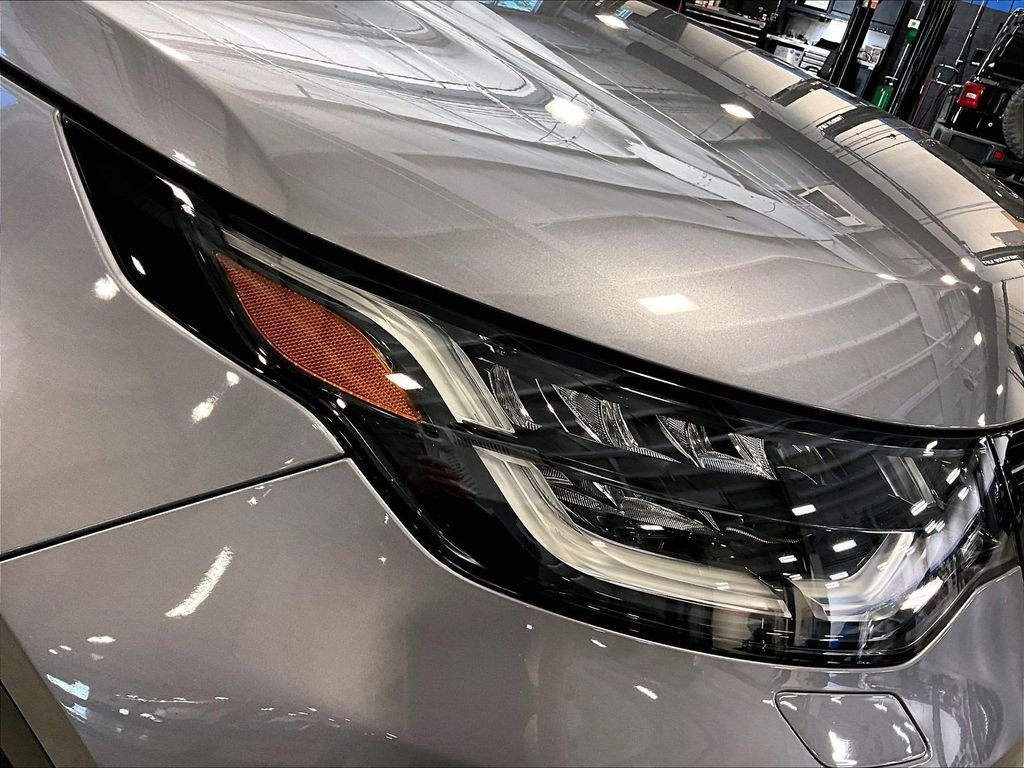 Used 2020 Gray Land Rover HSE image 34