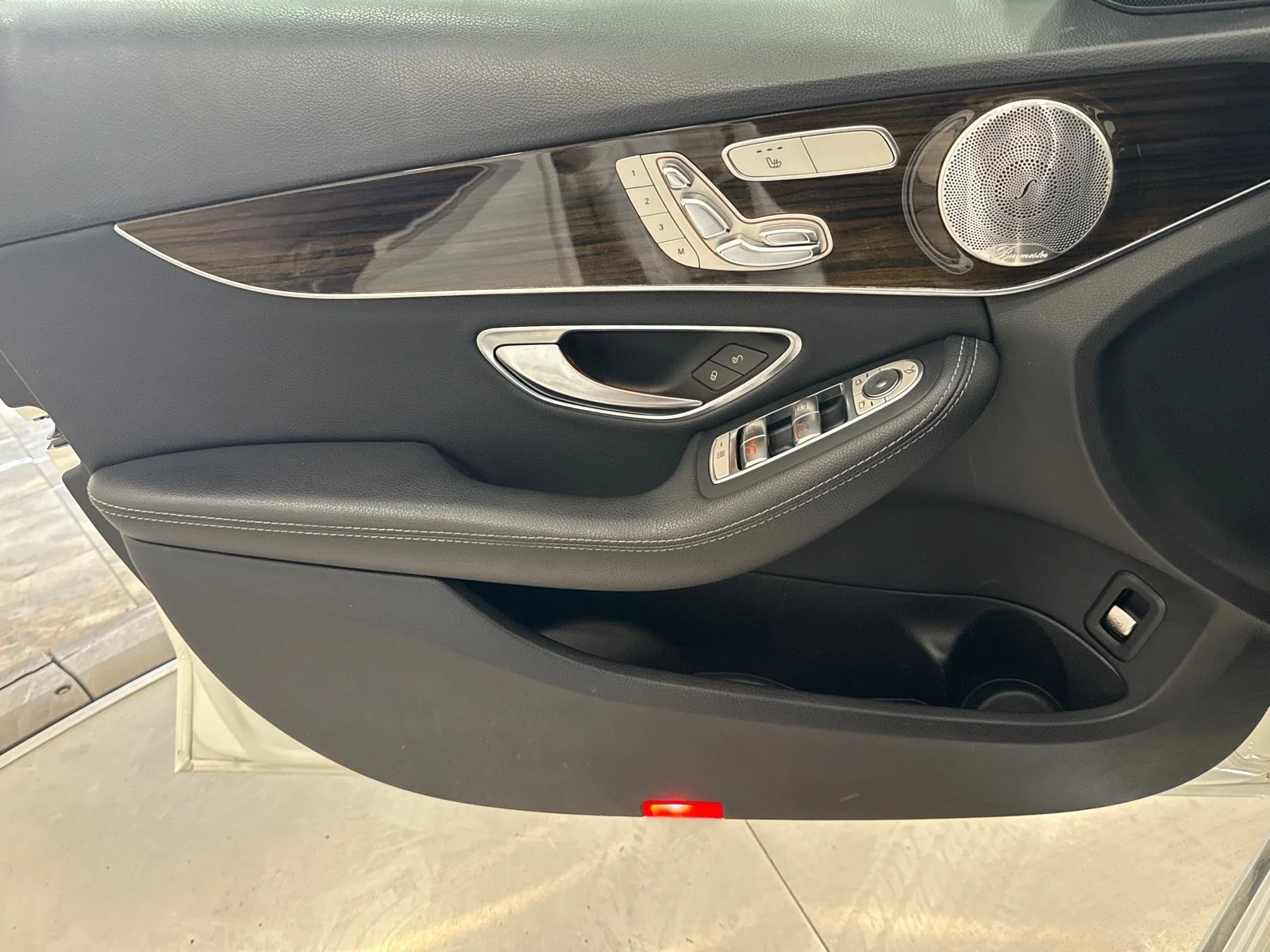 Used 2019 Polar White Mercedes-Benz 300 4MATIC® image 30