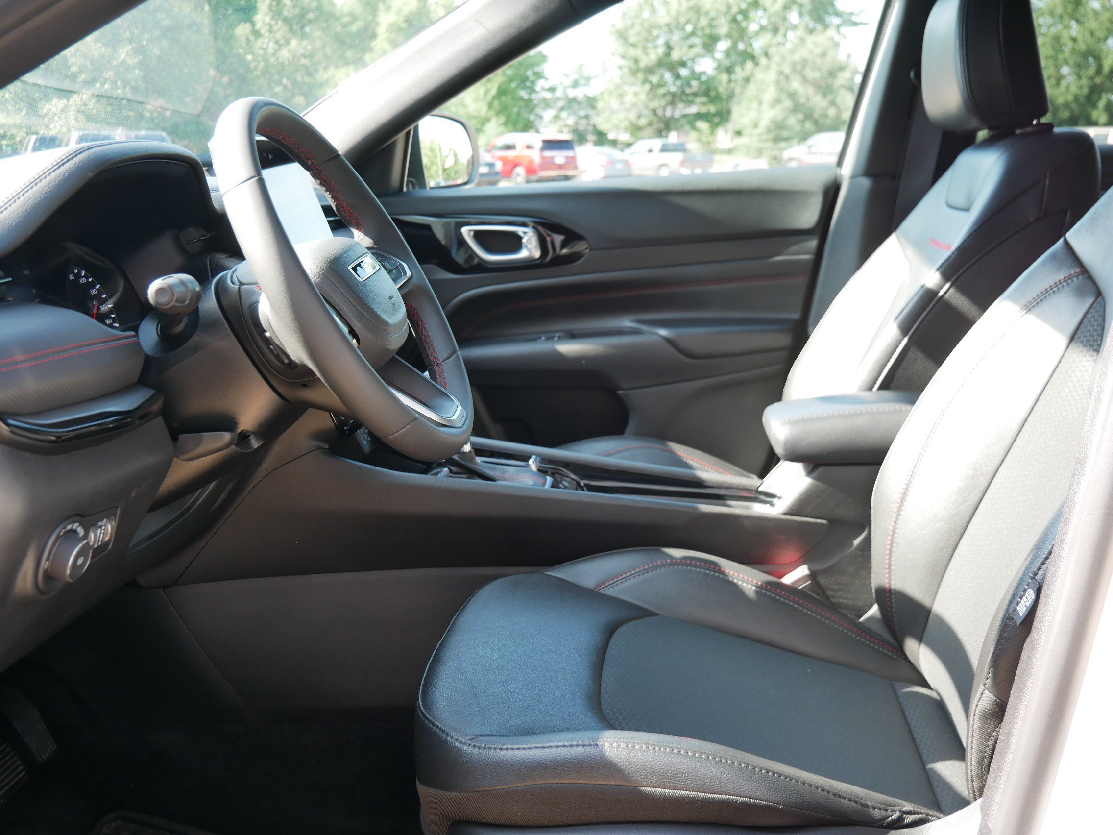 Used 2025 Bright White Clearcoat Jeep Trailhawk image 10