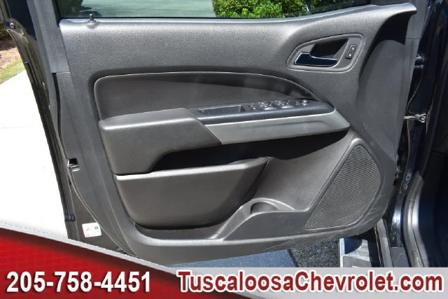 Used 2022 BLACK Chevrolet 4WD LT image 19