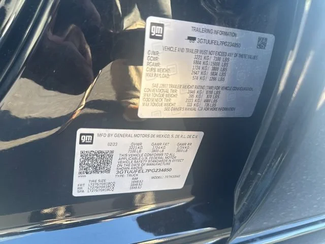 Used 2023 Onyx Black GMC AT4X image 31