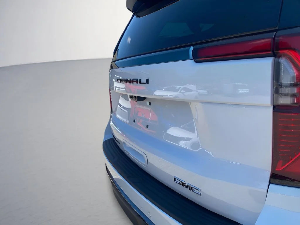 New 2026 Glacier White Tricoat GMC Denali Ultimate image 38