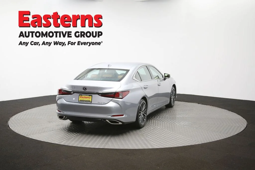 Used 2022 Silver Lexus 350 image 35