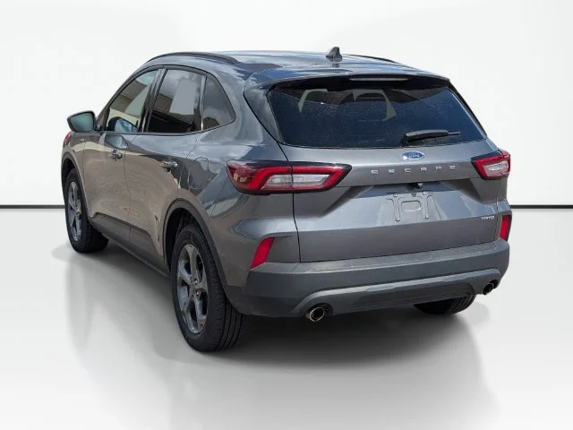 Used 2025 Gray Ford ST-Line Select image 9