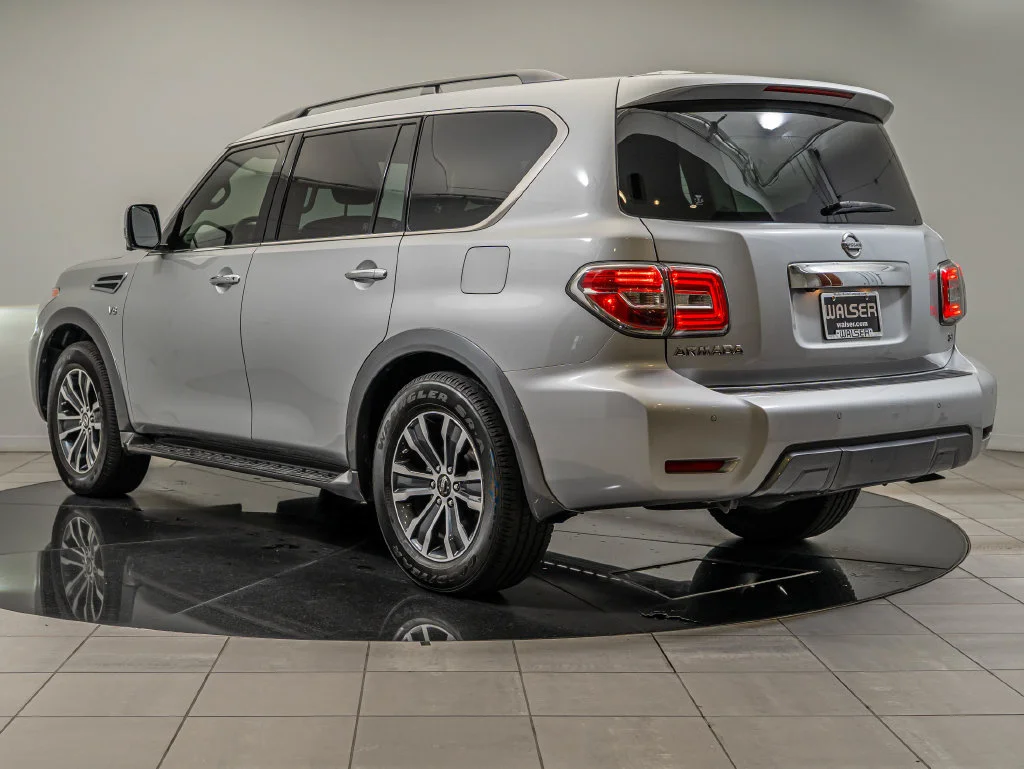 Used 2020 Brilliant Silver Metallic Nissan SL image 6