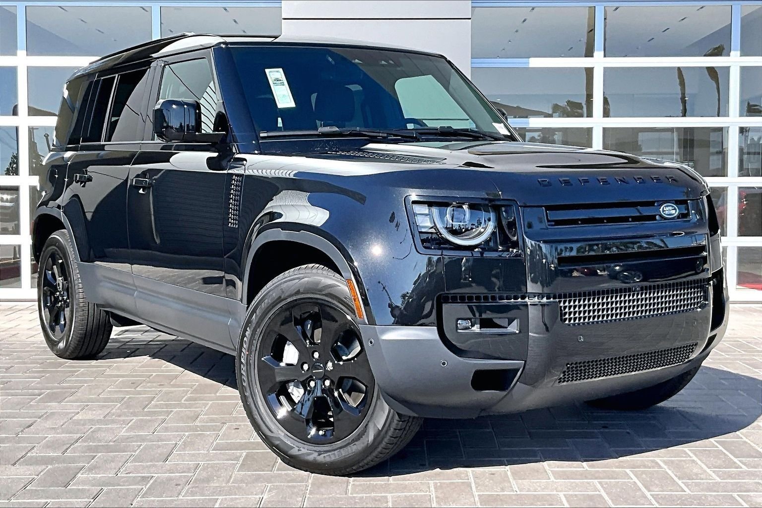 New 2026 Santorini Black LAND ROVER S image 2