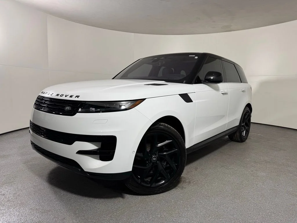Used 2023 Fuji White Land Rover SE image 1