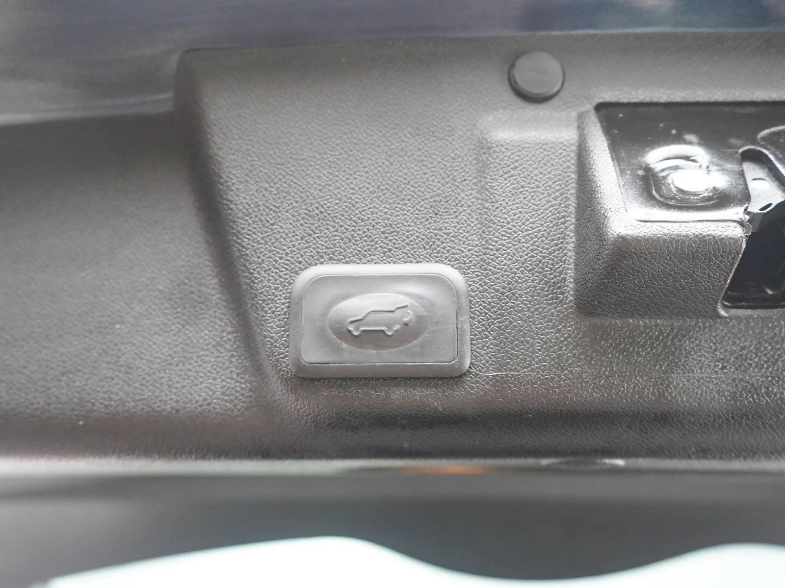 Used 2017 DARK SAPPHIRE BLUE METALLIC Buick Leather image 18