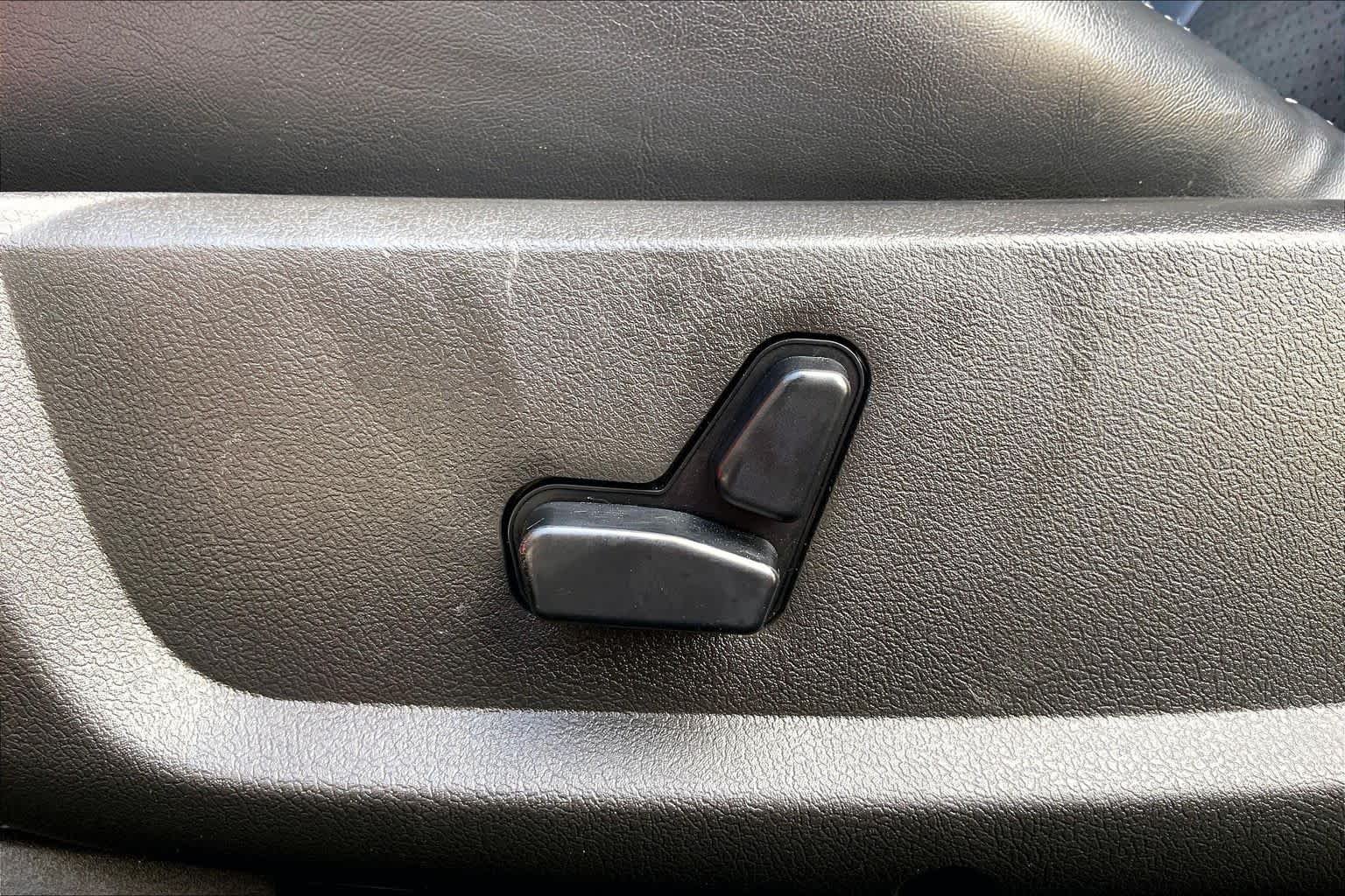Used 2009 Hemi Orange Pearl Dodge SRT8 image 32