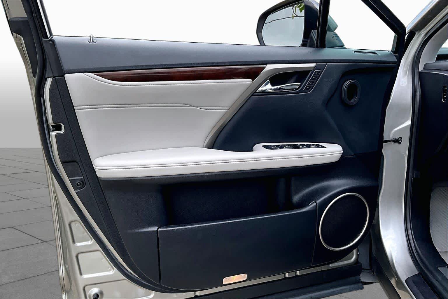 Used 2019 Atomic Silver Lexus  image 19