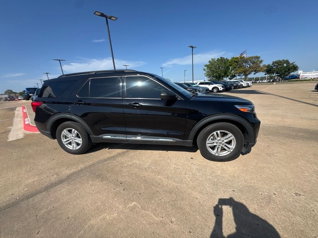 Used 2023 Agate Black Metallic Ford XLT image 3