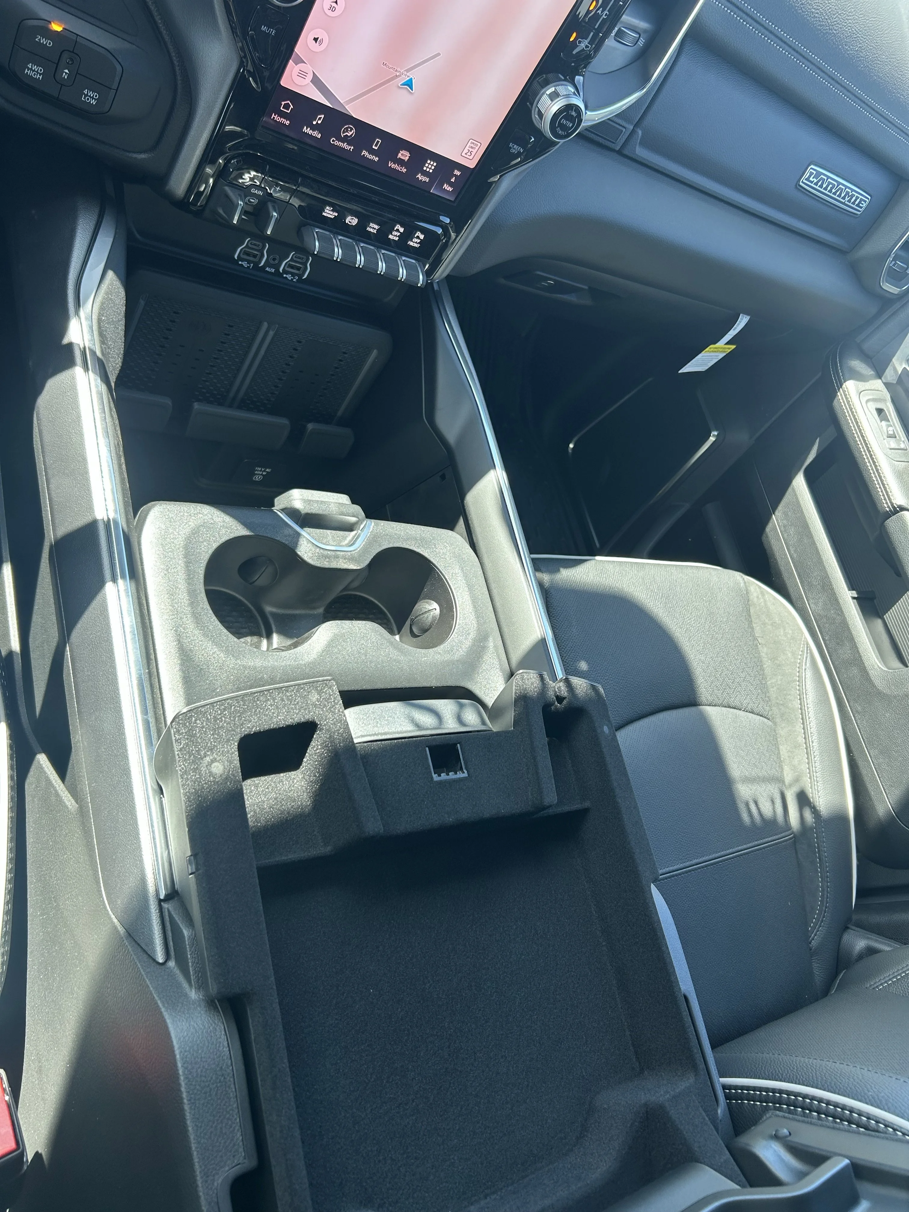 2026 RAM 3500 Laramie - Photo 14