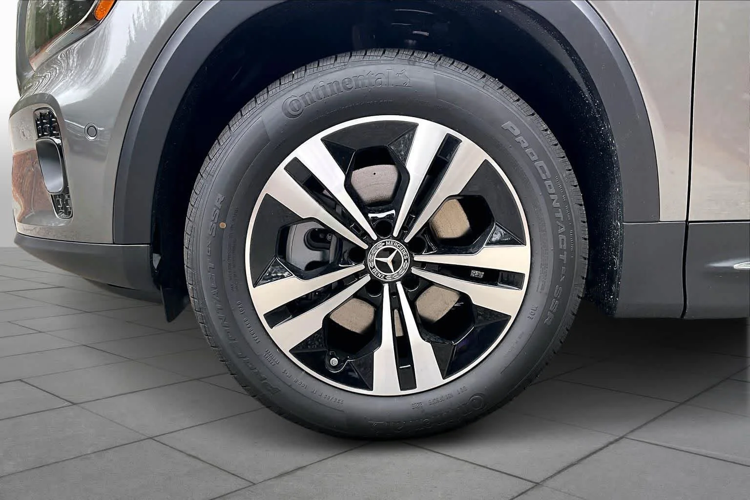 New 2026 Mountain Grey Metallic Mercedes-Benz GLB 250 image 16