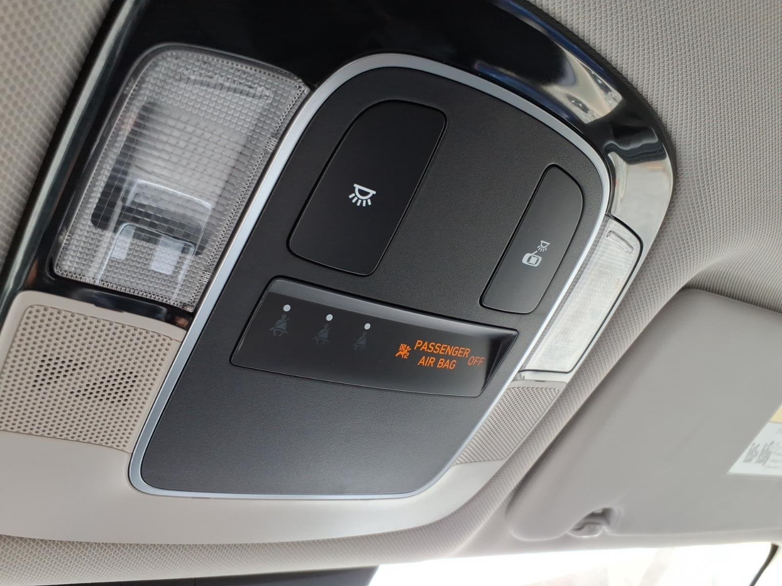 Used 2024 Shimmering Silver Hyundai SE image 21