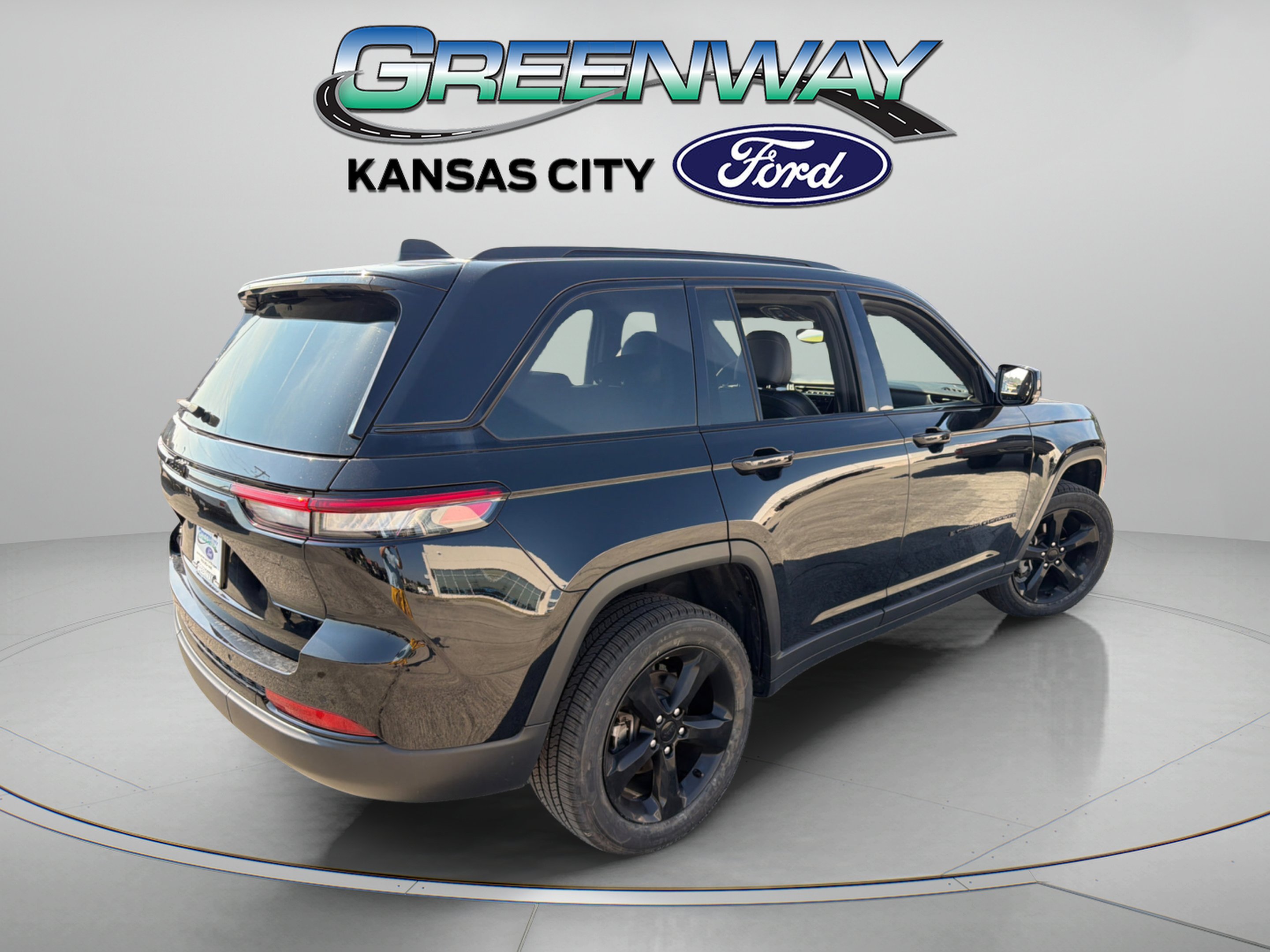 Used 2023 Diamond Black Jeep Altitude image 8
