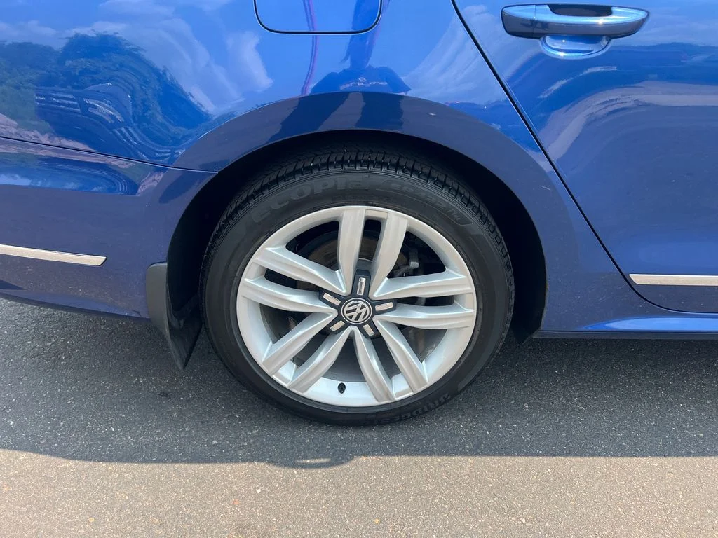 Used 2017 Blue Volkswagen SEL Premium image 14