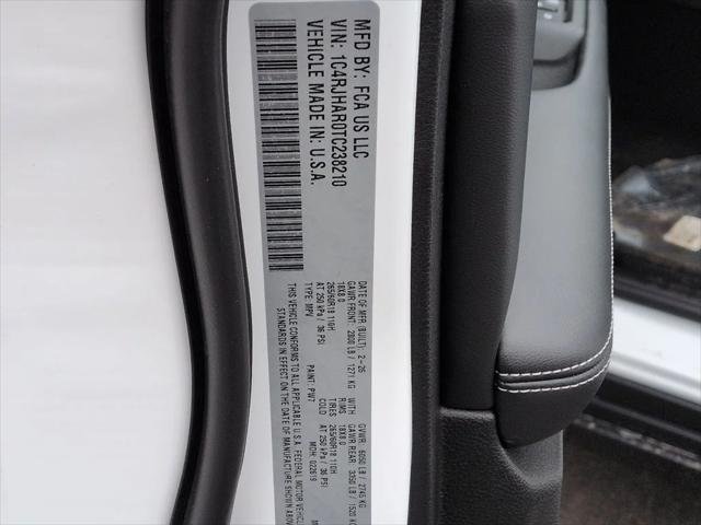 New 2026 Bright White Clear-Coat Exterior Paint Jeep Altitude image 8