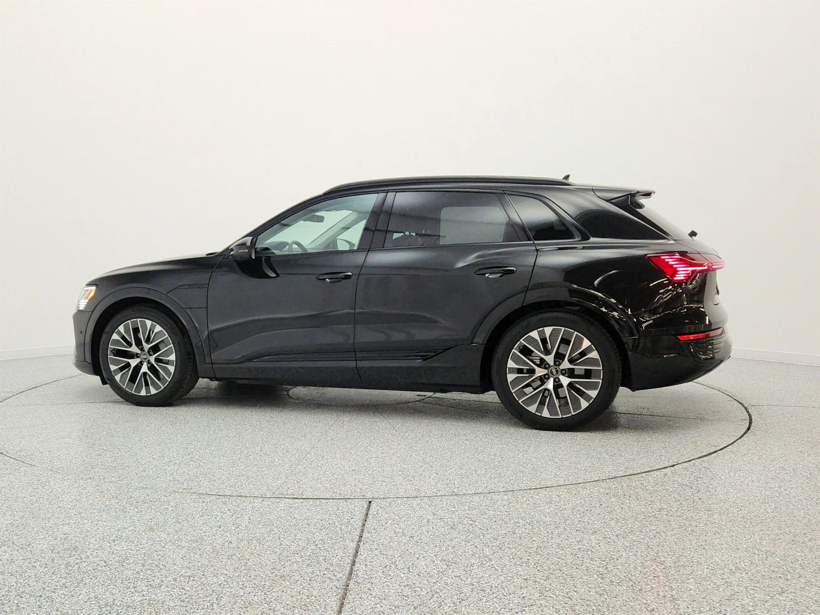 Used 2024 Mythos Black Metallic Audi Premium Plus quattro image 8