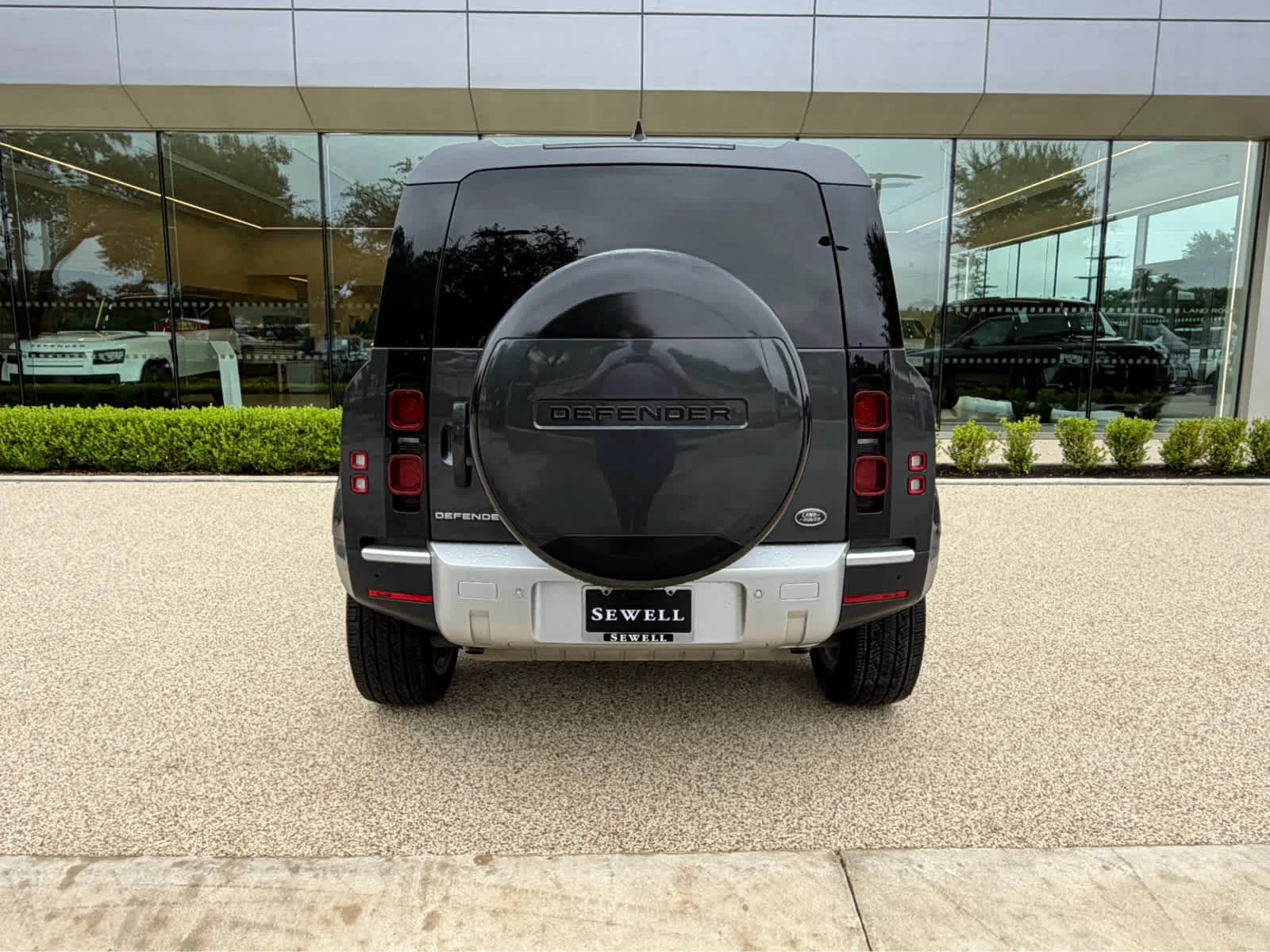 Used 2023 GRY Land Rover  image 8