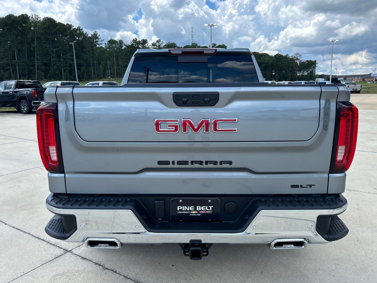2026 GMC Sierra 1500 SLT - Photo 6