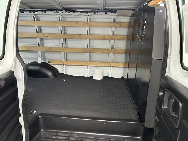 2023 GMC Savana Cargo Work Van - Photo 14