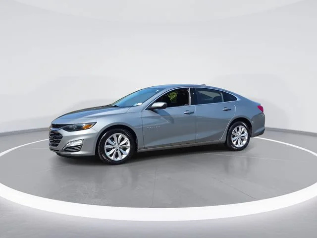 Used 2025 Gray Chevrolet LT image 4