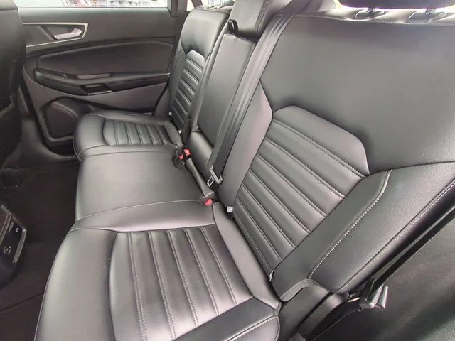 Used 2022 Black Ford SEL image 29