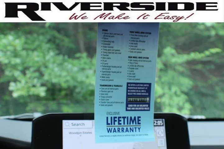 Used 2024 White Mitsubishi SEL image 9