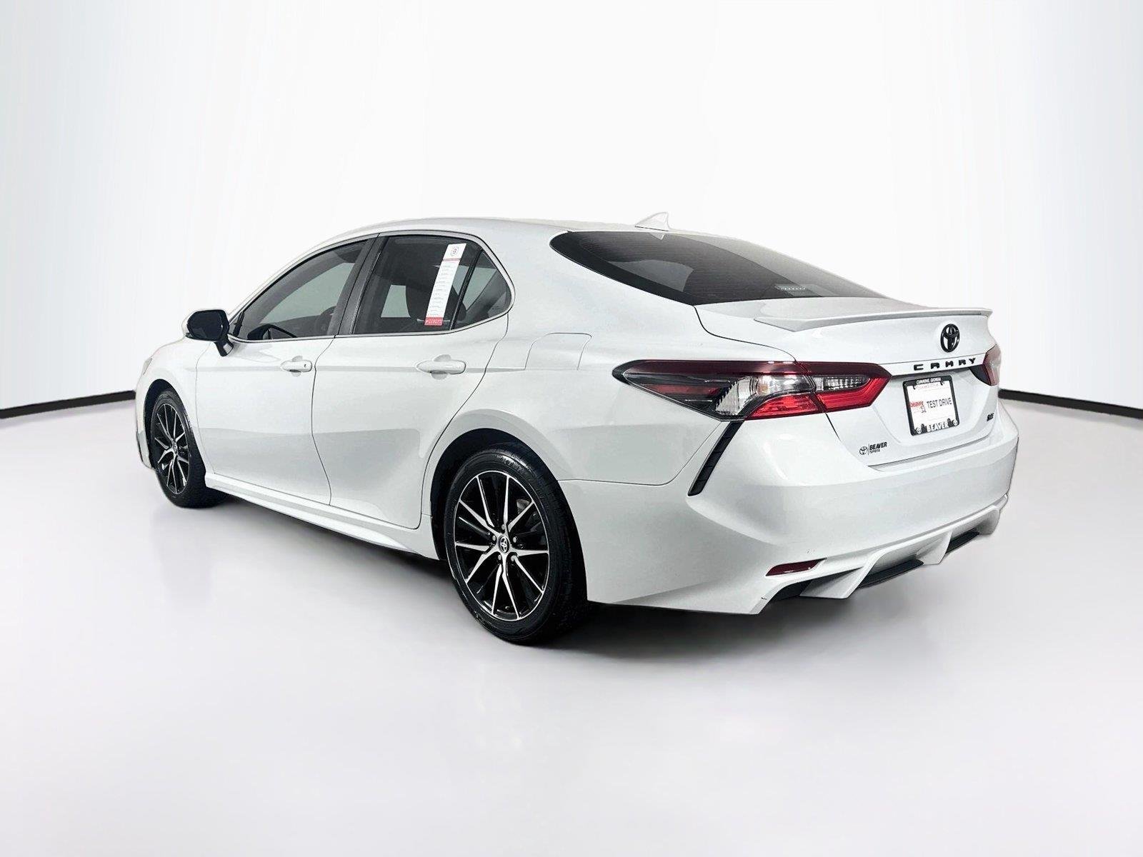 Used 2022 Ice Edge Toyota SE image 11