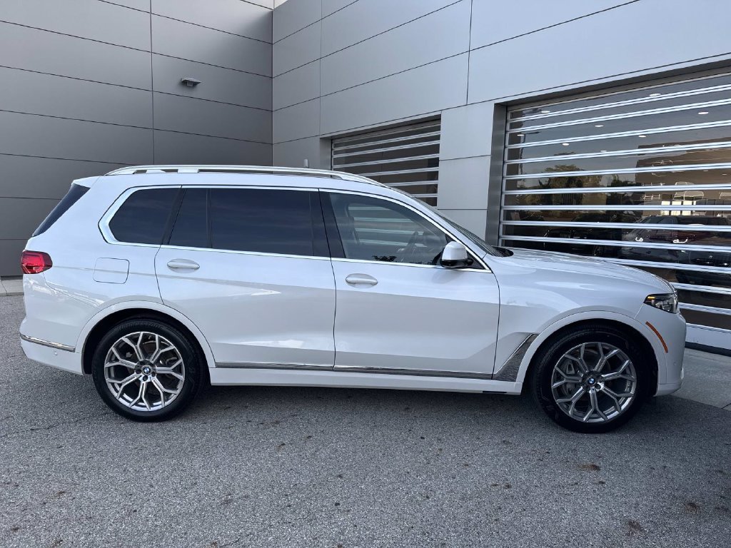 Used 2019 White Metallic BMW xDrive40i image 8