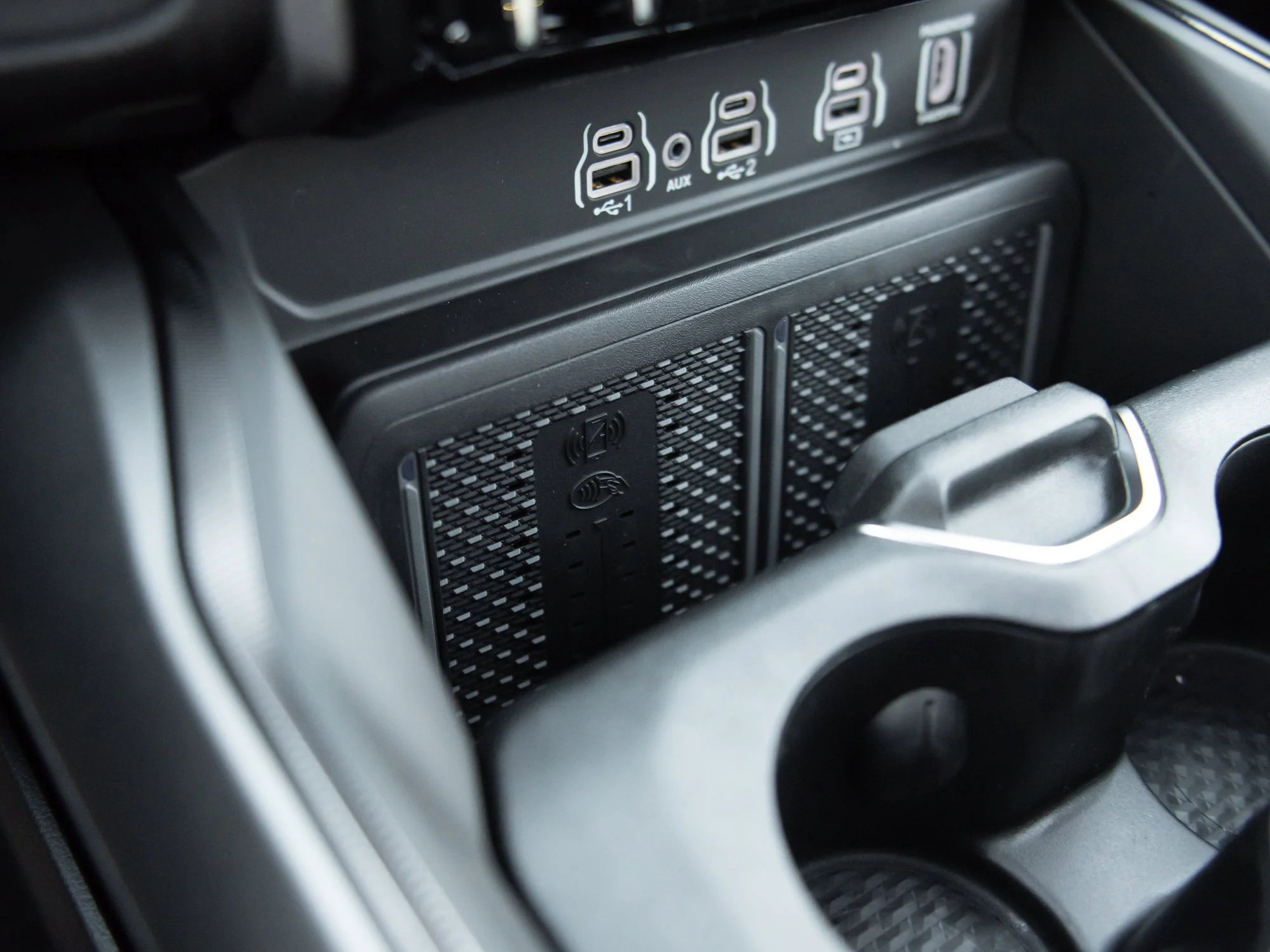New 2026 White RAM Sport* HEMI V8 image 18