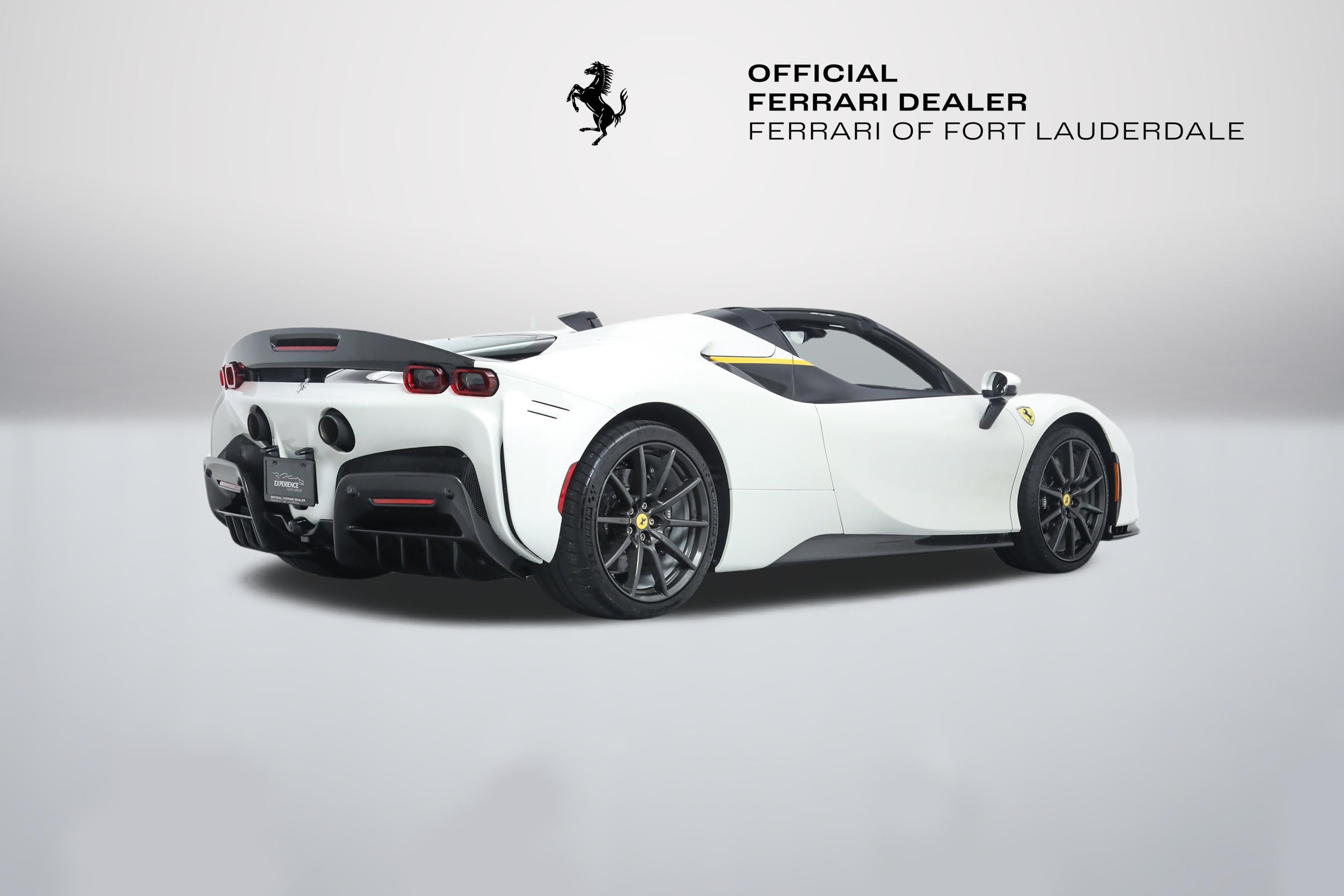 Certified Used 2024 Bianco Birdcage Ferrari  image 3