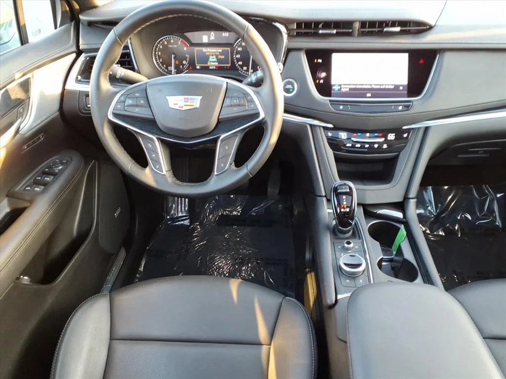 Used 2025 Silver Cadillac Premium Luxury image 3