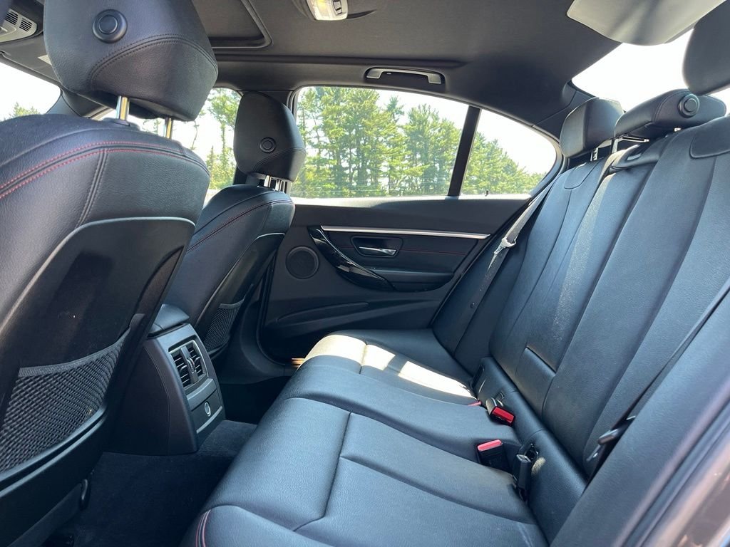 Used 2018 Mineral Grey Metallic BMW 330i xDrive image 22
