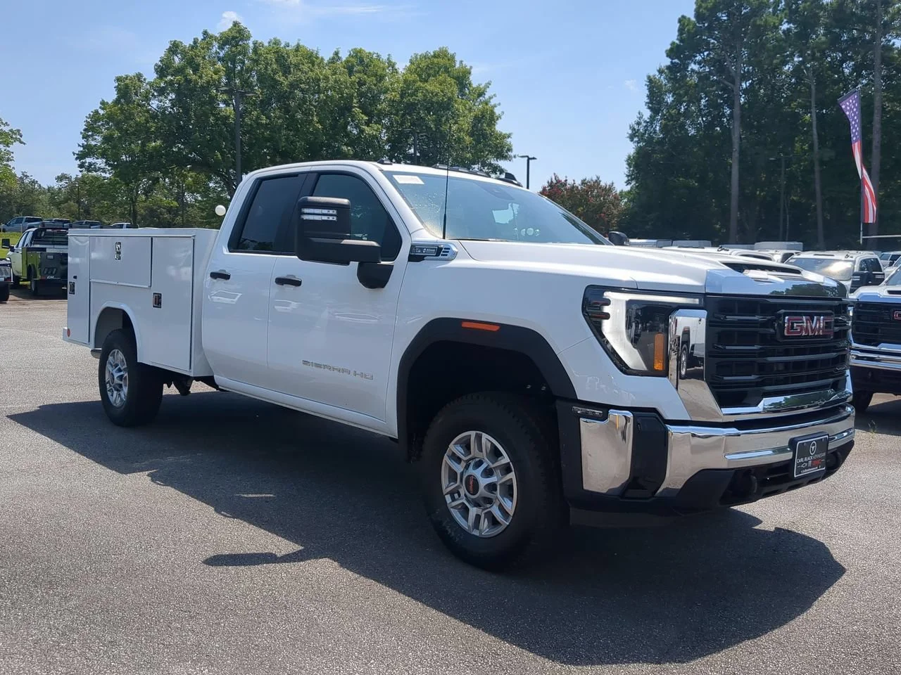 New 2026 Summit White GMC Pro image 2