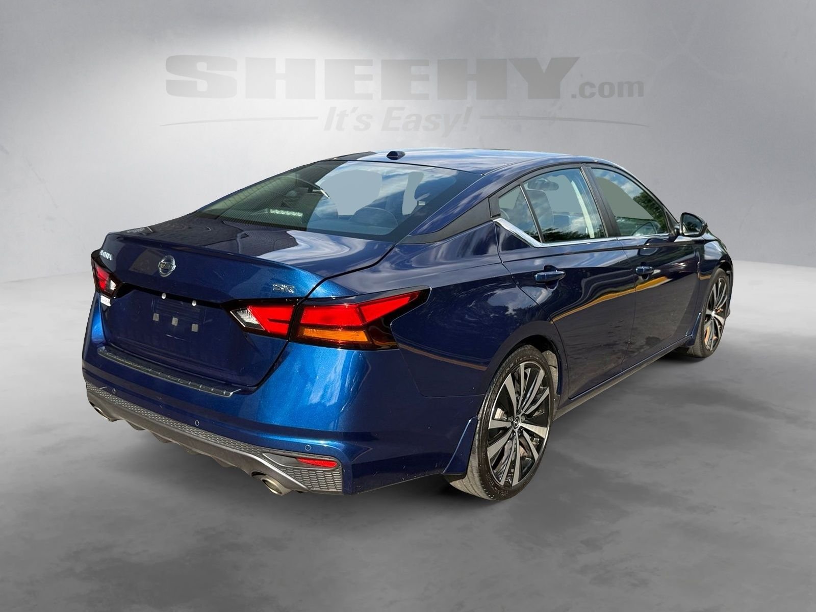 Used 2022 Blue Nissan 2.5 SR image 13