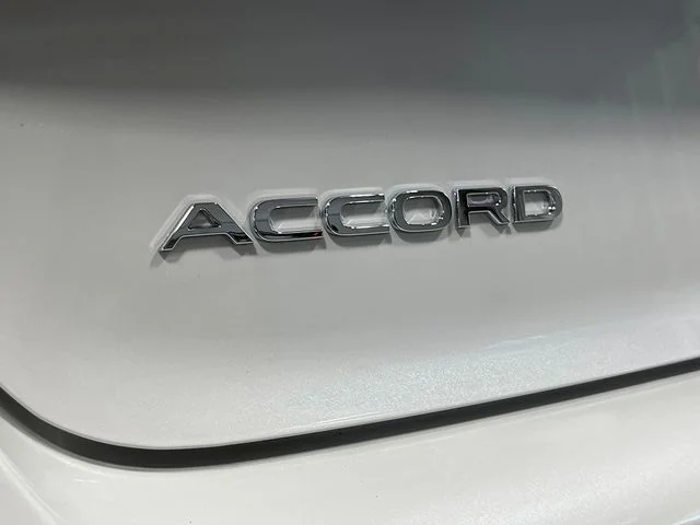 New 2026 Platinum White Pearl Honda Touring image 7
