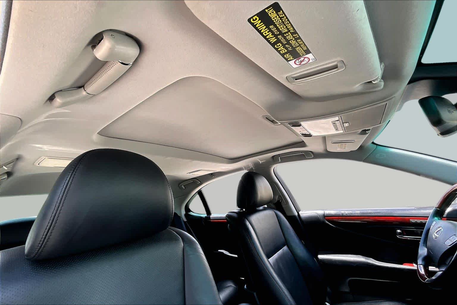 Used 2012 Starfire Pearl Lexus  image 12