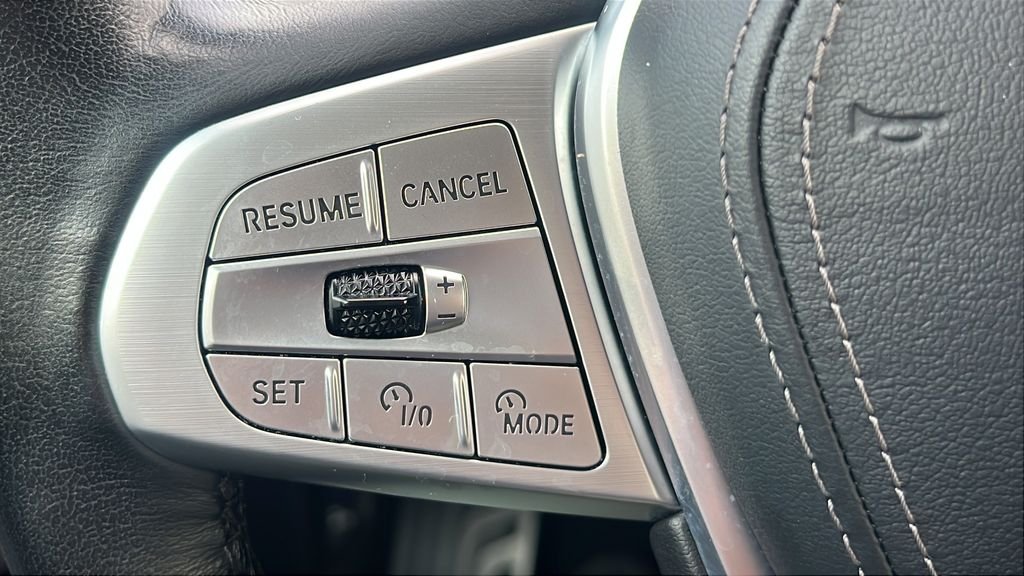 Used 2025 Black BMW xDrive40i image 21