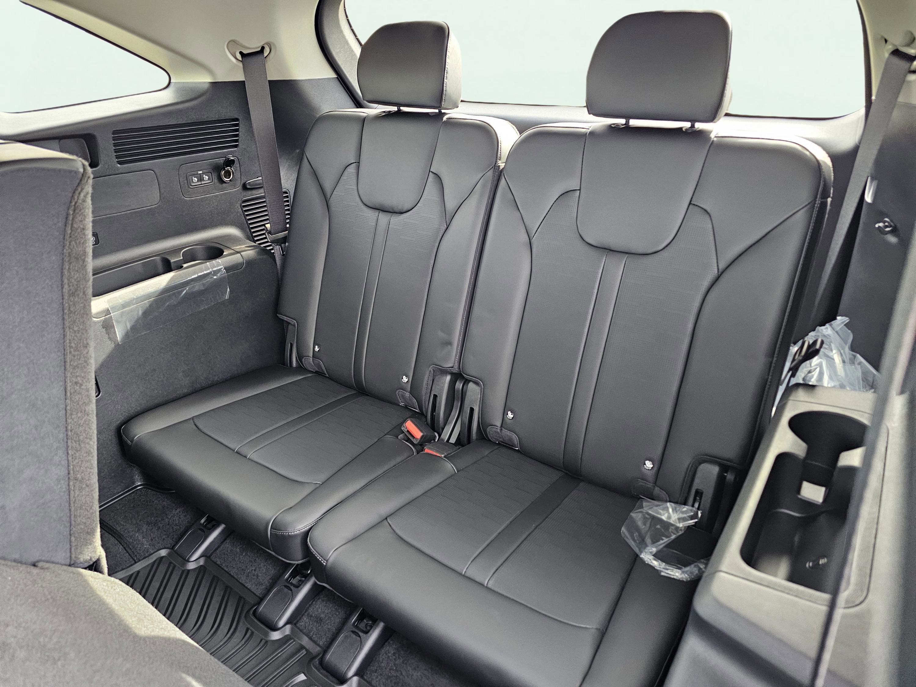 New 2026 Wolf Gray Kia S image 33