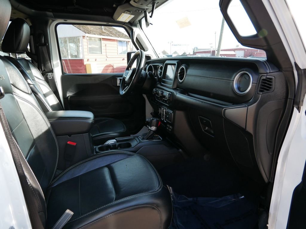 Certified Used 2018 White Jeep Unlimited Sahara image 8