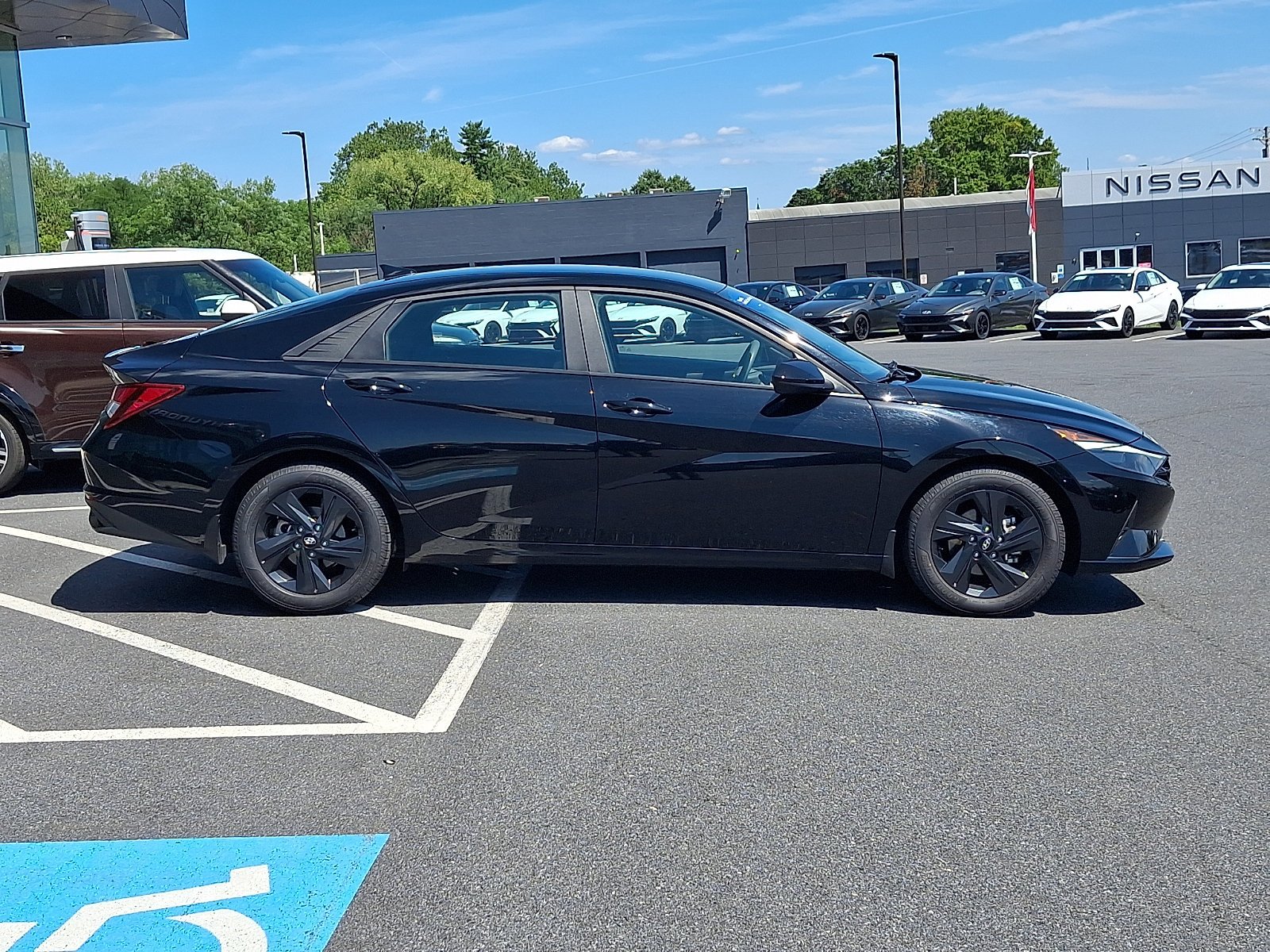 Certified Used 2023 Phantom Black Hyundai SEL image 7