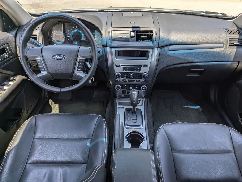 Used 2010 Brilliant Silver Metallic Ford SEL image 17